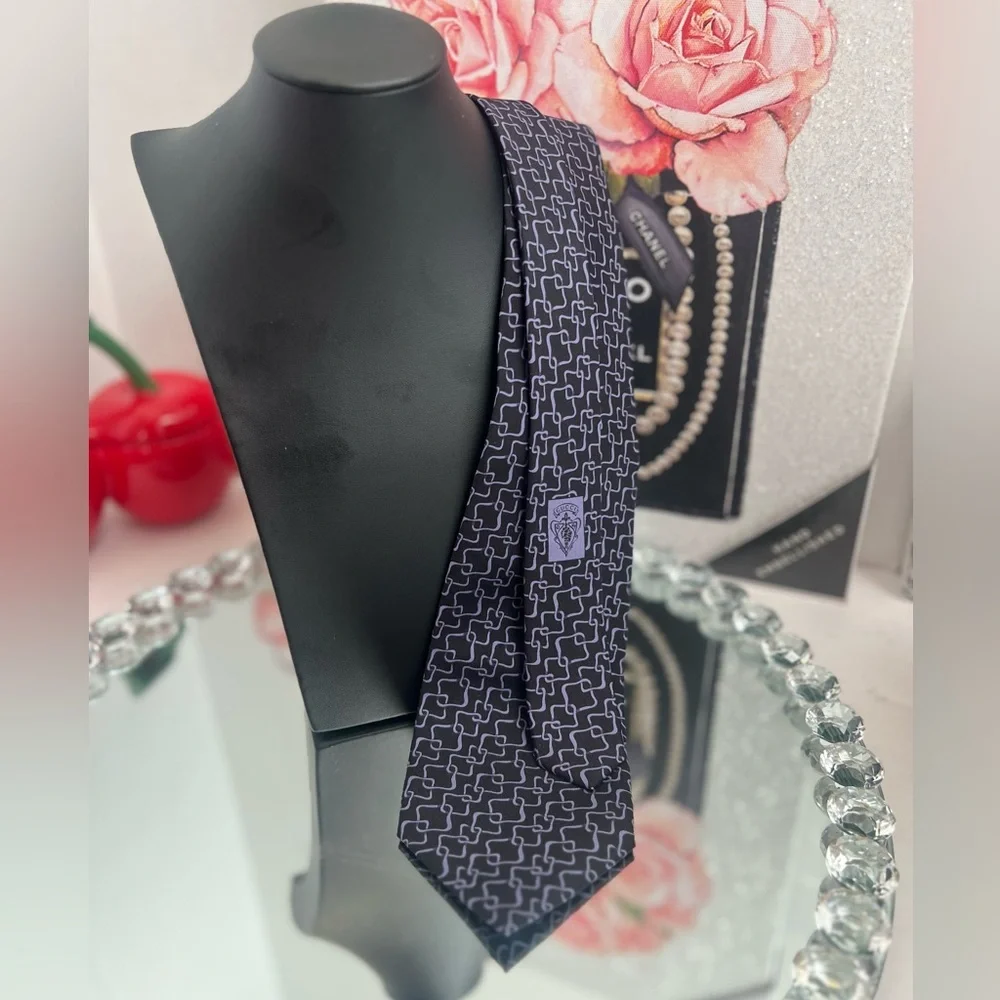 GUCCI vintage black purple Classic Luxury tie 60 inch log